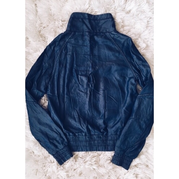 Lorna Jane Denim Chambray Jacket - Picture 7 of 8